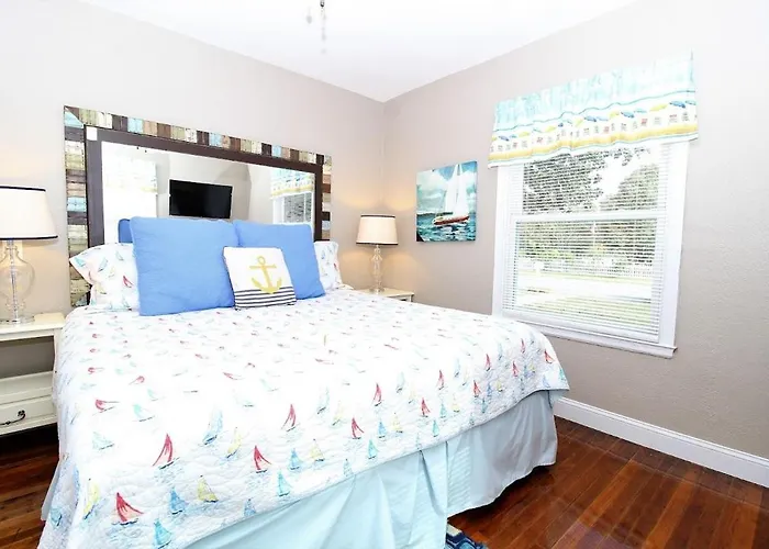 Navy Point Bungalow