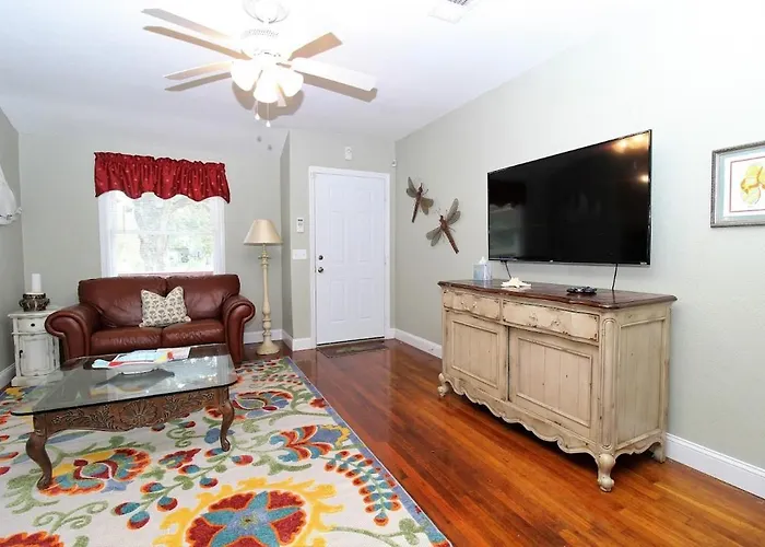 Navy Point Bungalow Holiday home Pensacola