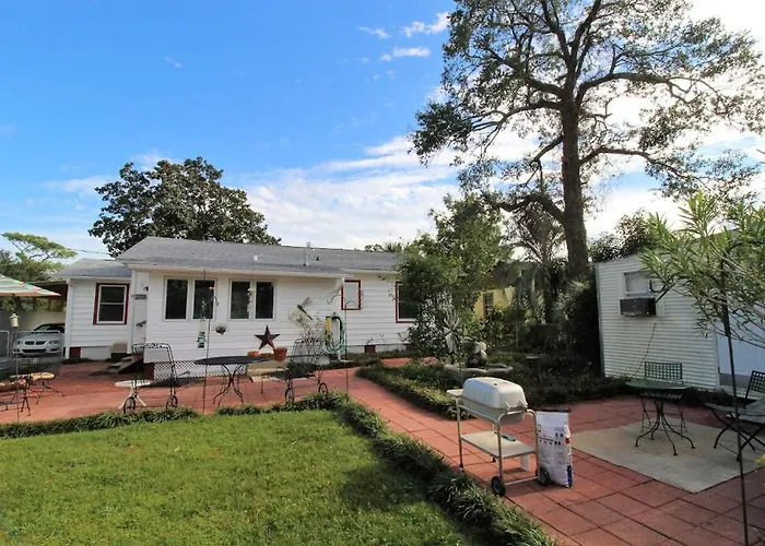 Navy Point Bungalow