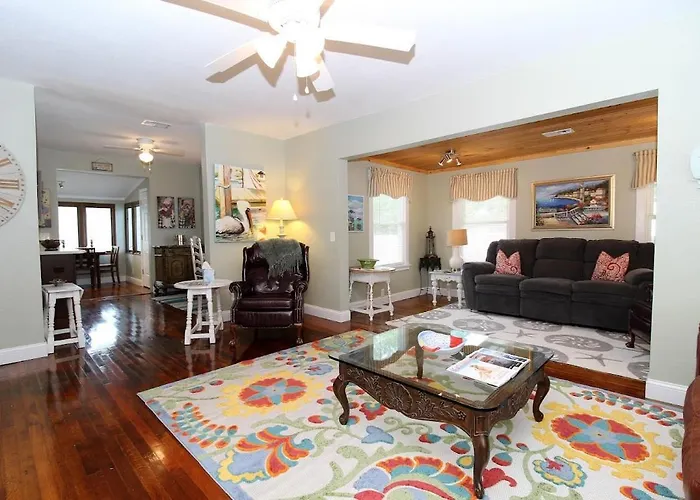 Navy Point Bungalow Holiday home